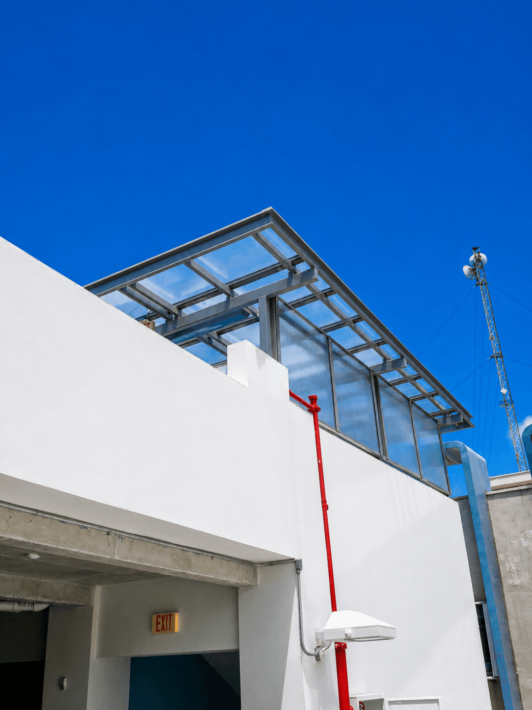 Benitez Metal product installation